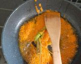 Foto langkah ke 7 dari resep Seafood Saus Padang (udang dan cumi).