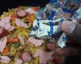 A picture of step 10 of Indomie Pizza.