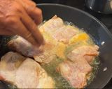 Foto del paso 1 de la receta Pollo con tomate en aceite y parmesano