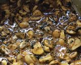 A picture of step 10 of Methi Mushrooms.