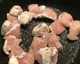 Foto del paso 3 de la receta Ensalada con pollo y salsa de mostaza con miel