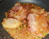 Foto del paso 5 de la receta: Chuleta de lomo ahumado en salsa