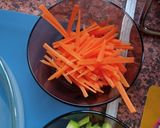 Foto del paso 2 de la receta: Rollitos vietnamitas fríos de salmón ahumado y quinoa