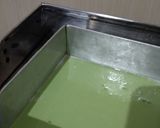 Foto langkah ke 6 dari resep Lapis Tepung Beras Pandan.
