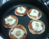 Foto del paso 6 de la receta: Pizzetas caseras y económicas a la sartén -facilísimas