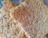 Foto langkah ke 2 dari resep Martabak Mie yummys.