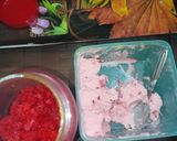 गुलाबी लस्सी विथ टूटी फ्रूटी आइसक्रीम(gulabi lassi with tutti frutti ice-cream recipe in Hindi) रेसिपी चरण 4 फोटो