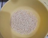 Foto langkah ke 1 dari resep Nasi Wijen Telur Gulung.