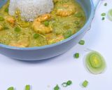 Une image de l'étape 4 de Crevettes au curry jaune et lait de coco.