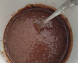 Foto langkah ke 4 dari resep Brownies kukus chocolatos (chocochips+keju) simple & no mixer.