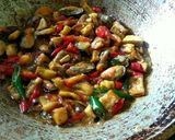 Foto langkah ke 4 dari resep Masak Kerang Kupas dan Tahu.