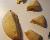 A picture of step 4 of Chicken filled bread.