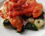 Foto del paso 11 de la receta: Merluza en salsa de pimientos con gambas y espinacas