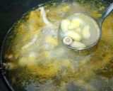 Hình bước làm 2 của món Canh Chân Gà Hầm Hạt Sen Đậu Ngự