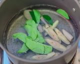 A picture of step 5 of Tom Yum Kung Creamy River Prawn Spicy Soup Recipe - Delicious and Zesty 😊.