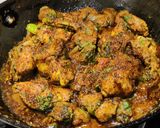 A picture of step 7 of Palak chicken masala.