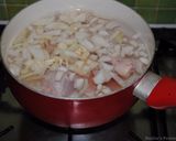A picture of step 1 of Persian prune stew with chicken.