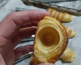 Foto del paso 8 de la receta Tarta de nata y mermelada de arándanos con conos de hojaldre