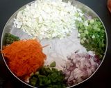 লেফটওভার রুটি স্যান্ডউইচ (Leftover roti sandwich recipe in Bengali) রেসিপির ধাপ 1 ছবি