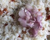 รูปขั้นตอนการทำที่ 7 ของ ข้าวผัดกุนเชียง