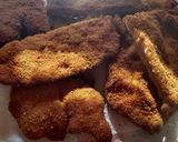 Foto del paso 3 de la receta: Milanesas de pollo con papas fritas