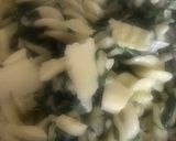 A picture of step 5 of Spinach Pasta.