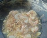 Foto langkah ke 3 dari resep Tempoyak tumis udang.