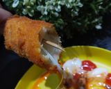 Foto langkah ke 4 dari resep Roti sosis goreng.