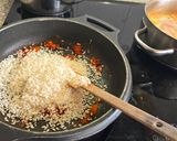 Foto del paso 6 de la receta: Arroz meloso con gambas y pimiento rojo