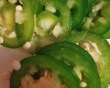 Foto del paso 3 de la receta: Chuletas de cerdo con nopales
