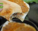 A picture of step 28 of Lahmacun pizza.