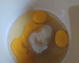 Foto langkah ke 2 dari resep Bolu Pisang Kukus (3 telur, tanpa mixer).