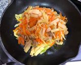 Foto del paso 2 de la receta Noodles con pollo y verduras