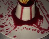 Foto del paso 7 de la receta: Panna cotta de coco con coulis de jamaica y mezcal oaxacaqueño