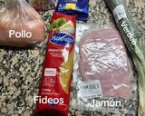 Foto del paso 1 de la receta: 🍝 Fideos en Salsa Cremosa de Pollo
