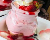 A picture of step 8 of Whosayna’s Eggless Strawberry Mousse.