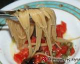 Σπαγγέτι με ωμή ντομάτα και ελιές φωτογραφία βήματος 3