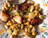 Foto del paso 4 de la receta: Salteado de pulpo con verduras y garbanzos