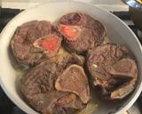 Foto del paso 2 de la receta: Osobuco al tinto en olla de cocción lenta