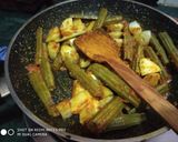 A picture of step 4 of Potato with Drumsticks.