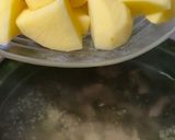 Foto langkah ke 2 dari resep Sop Sapi Bening.