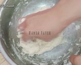 Foto langkah ke 3 dari resep Pizza Mini Simple Tanpa Telur.