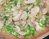 Foto del paso 2 de la receta: Butifarra con champis