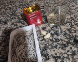 Foto del paso 1 de la receta: Gulas de norte con ajito y pimentón dulce
