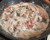 Laktózmentes tejszínes- gombás- csirkemell rukkolával recept fázis 3 fotója
