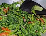 Foto langkah ke 1 dari resep Tumis kangkung saos tiram ala resto🍀.