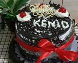Foto langkah ke 5 dari resep Black forest hias.