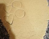 A picture of step 6 of Frosting sugar cookies.