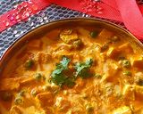 A picture of step 4 of Matar paneer.
