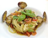 Foto del passaggio 8 della ricetta Linguine con vongole e cicoria al sentore di alici